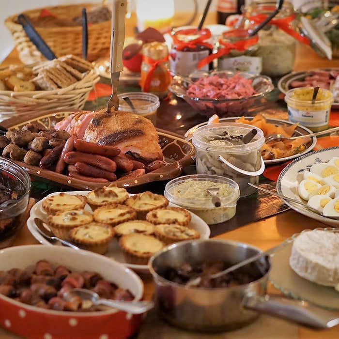 Christmas Dinners in 5 Different Countries